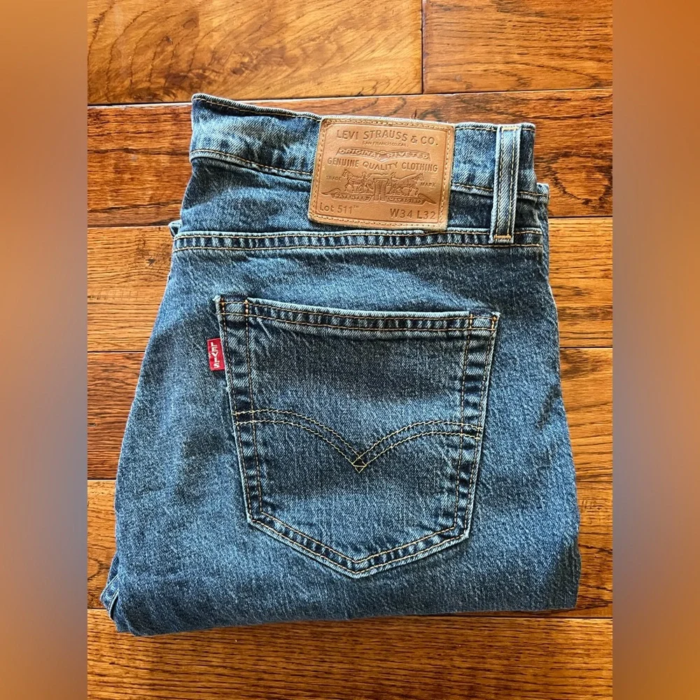 Levi’s Premium Men’s Jeans 511 Slim Medium Wash Blue Size 34